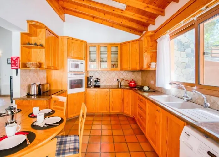 Hillcrest Panorama *