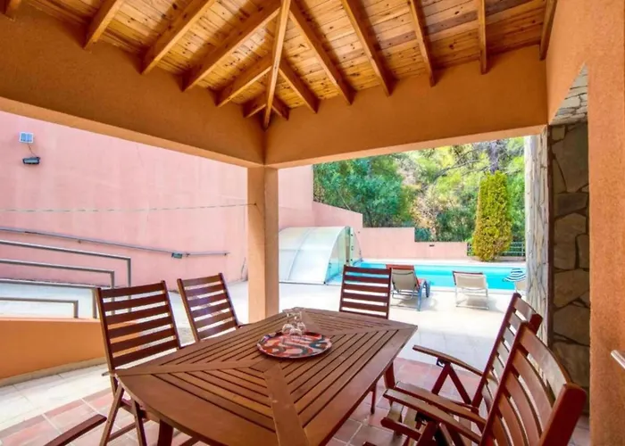 Hillcrest Panorama *