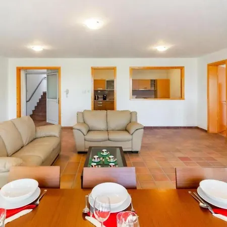 Hillcrest Panorama * Moniatis