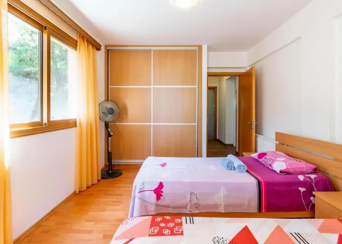 Hillcrest Panorama Moniatis